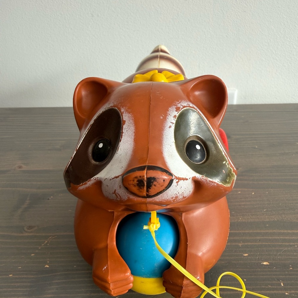 Vintage Fisher Price Roly racoon pull toy - Picture 3 of 12